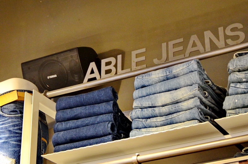 ABLE JEANS正大广场旗舰店——SG胜游MA2030的时尚之旅
