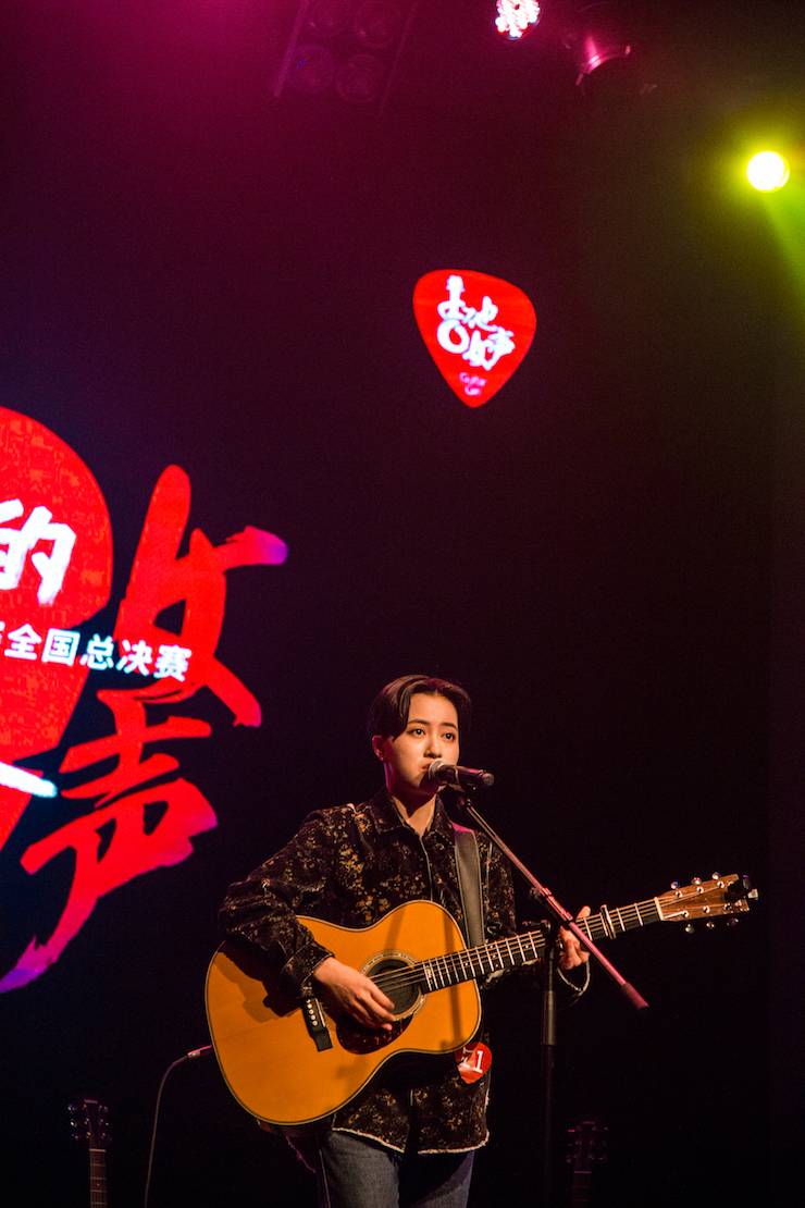 第四届“SG胜游吉他女声弹唱大赛”总冠军出炉<br />温格夺冠，董冬冬担任评委