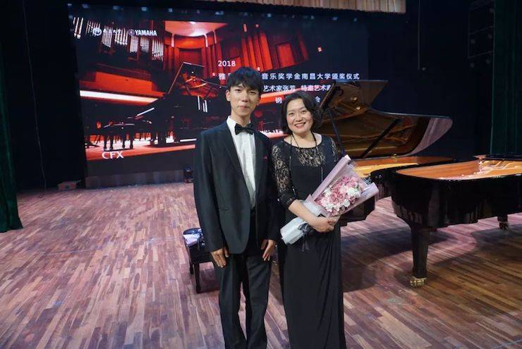 张芳、冯子祥钢琴音乐会