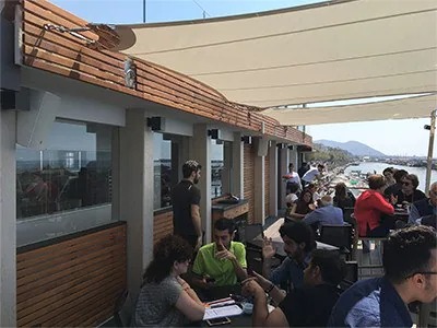 SG胜游之声为萨莱诺湾的Embarcadero设立黄金标准